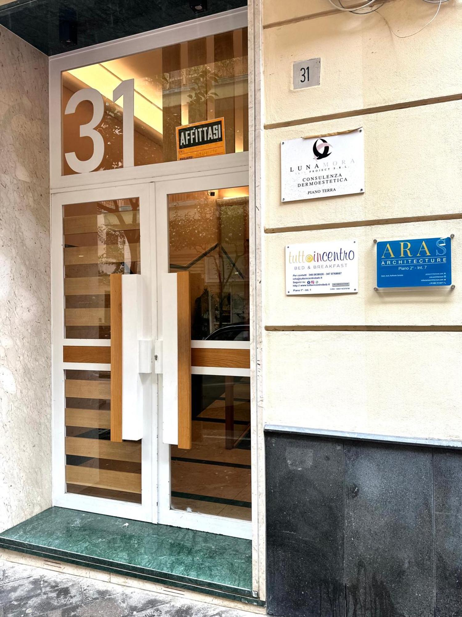 Tuttoincentro Bed & Breakfast Salerno Ngoại thất bức ảnh