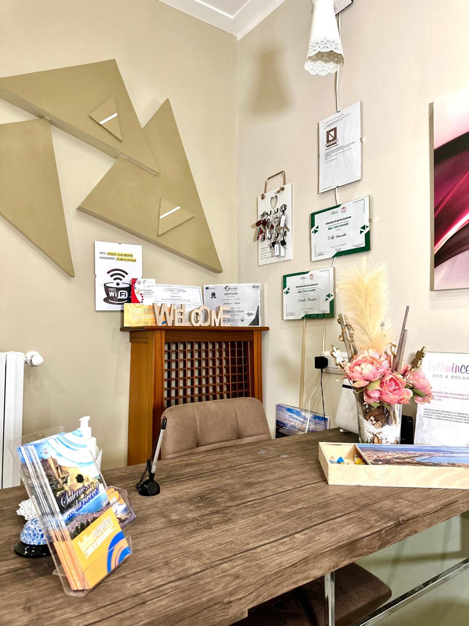 Tuttoincentro Bed & Breakfast Salerno Ngoại thất bức ảnh