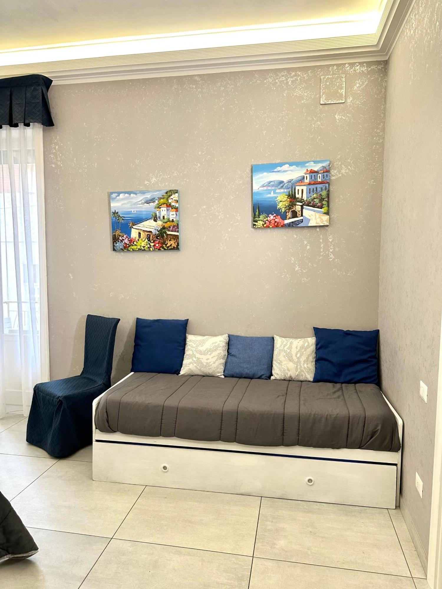 Tuttoincentro Bed & Breakfast Salerno Ngoại thất bức ảnh